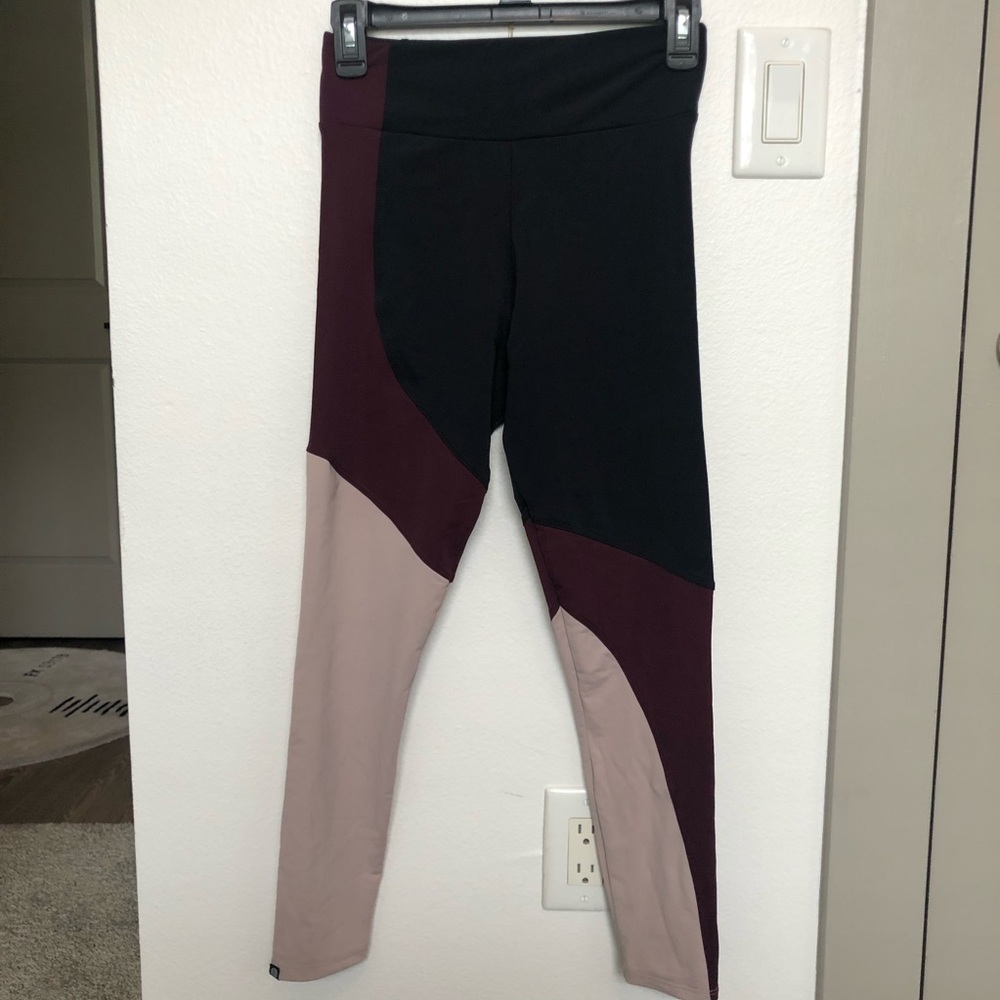 ONZIE color-block leggings